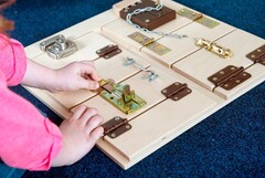 Тактильно-развивающая панель “Замочки” - fgospostavki.ru - Радужный
