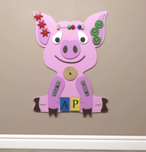 Бизиборд «Поросенок» - fgospostavki.ru - Радужный